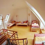 Garni 6 *