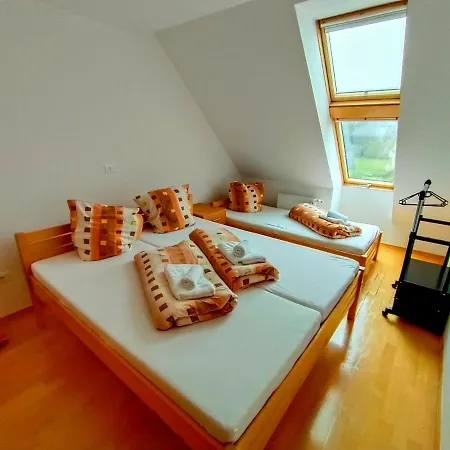 Garni 6 Ferienhaus Bovec